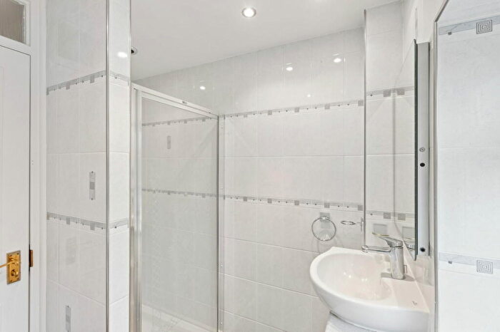 3 Bedroom Terraced House For Sale In Old School Close, Codicote, Hitchin, SG4