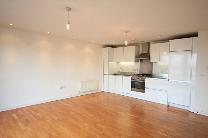 1 Bedroom Flat To Rent In Hermitage, Chatham Street, Reading, Berkshire, RG1