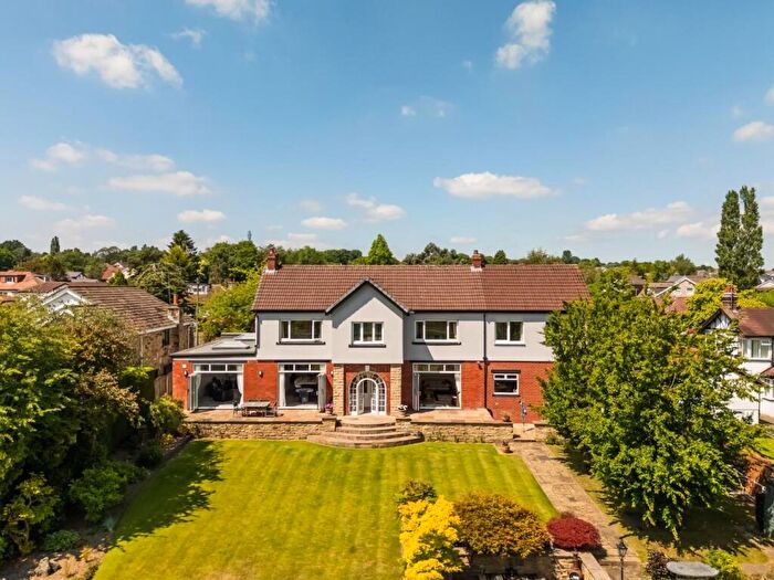 5 Bedroom Detached House For Sale In Heathfield, Adel, LS16