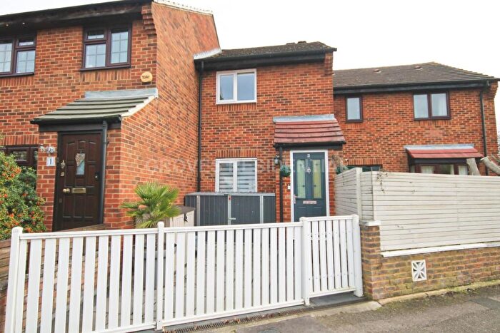 2 Bedroom Terraced House To Rent In Willow Road, New Malden, KT3