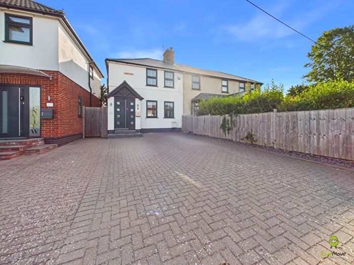 3 Bedroom Semi-Detached House For Sale In Capel Place, Wilmington, Dartford, DA2