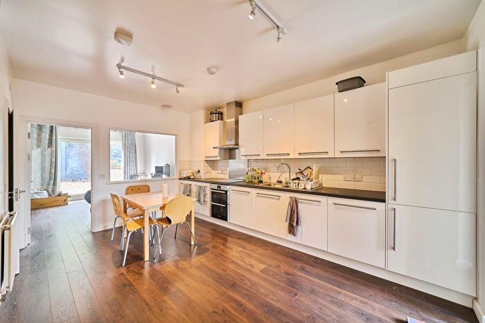 3 Bedroom Town House To Rent In Berlin Terrace, Janson Road, Stratford, London, E15