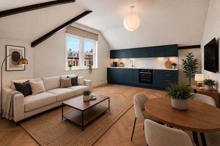 2 Bedroom Flat To Rent In Hampton Road, Bristol, BS6