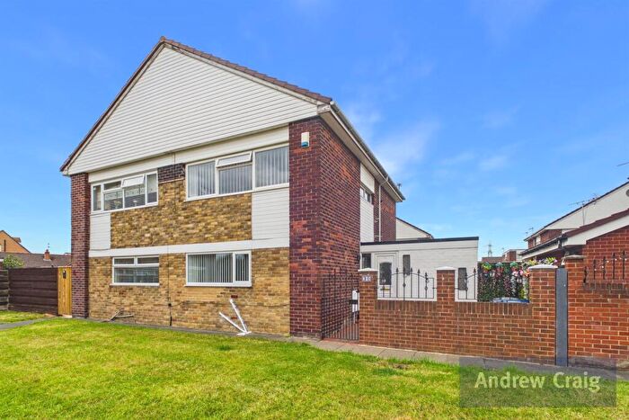 3 Bedroom Semi-Detached House For Sale In Dryden Close, South Shields, NE34