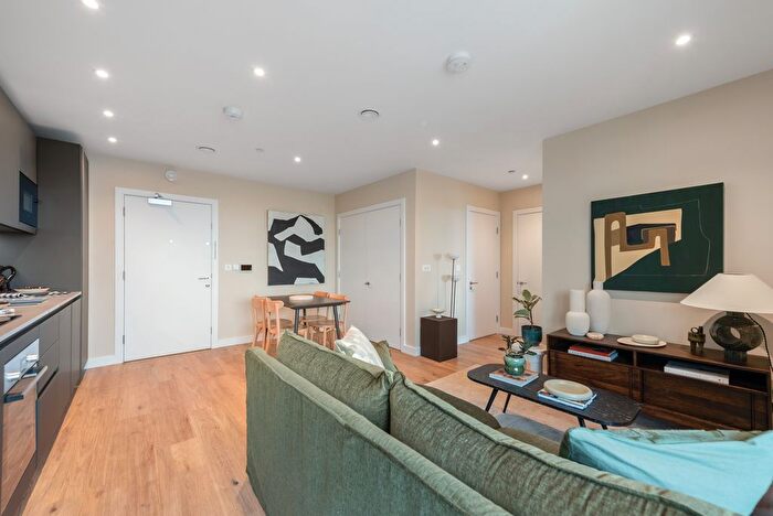 1 Bedroom Flat To Rent In Riverstone Heights, Reed Avenue, London, E3