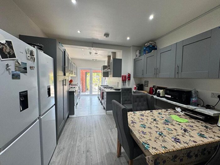 Studio To Rent In Branksome Avenue, Edmonton, N18