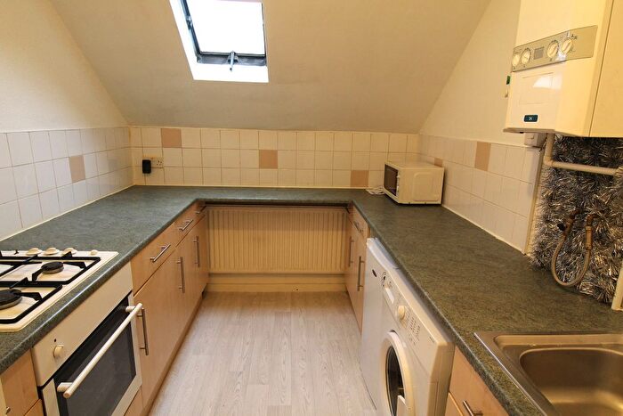 1 Bedroom Flat To Rent In Penarth Road, Cardiff, CF11