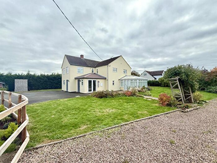 4 Bedroom Detached House For Sale In Gloucester Road, Hartpury, Gloucester, GL19