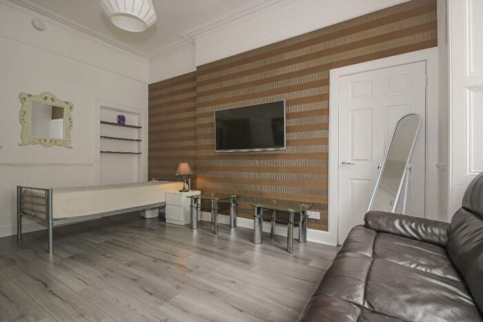 3 Bedroom Flat To Rent In Dalmeny Street, Leith Walk, Edinburgh, EH6