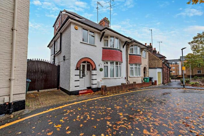 4 Bedroom Property To Rent In Watford Field Road, Watford, WD18