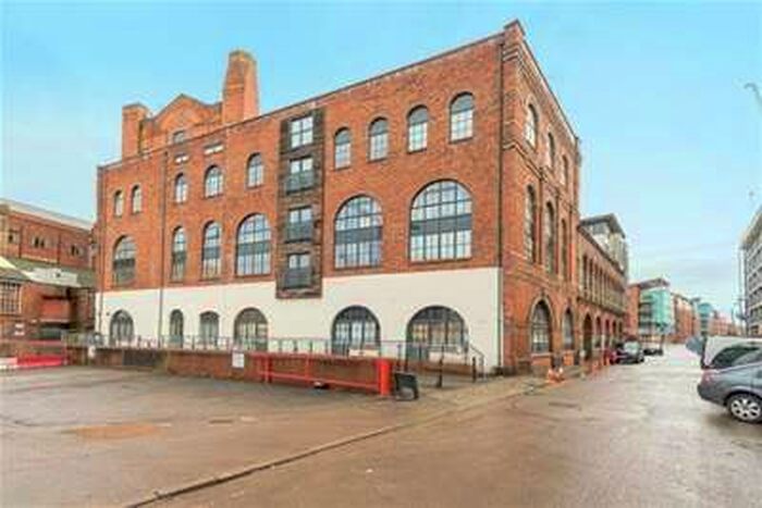 3 Bedroom Flat To Rent In Christopher Thomas Court, Old Bread Street, Bristol City Centre, BS2