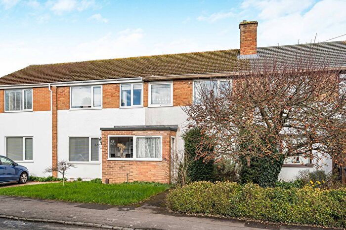 2 Bedroom Terraced House For Sale In Morton Avenue, Kidlington, OX5