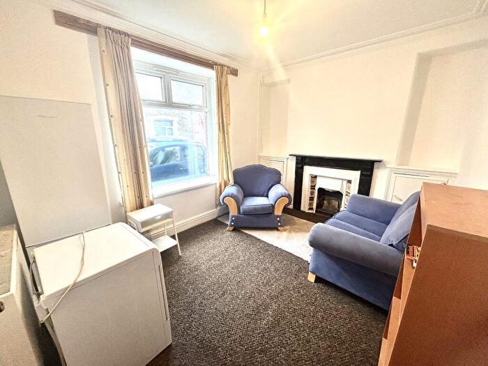 4 Bedroom House Of Multiple Occupation To Rent In Queen Street, , Treforest, CF37