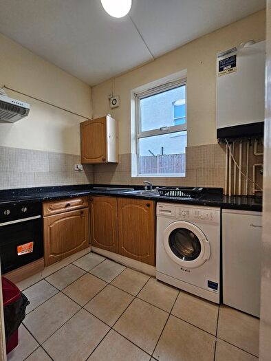 Studio To Rent In Brookwood Road, London, SW18