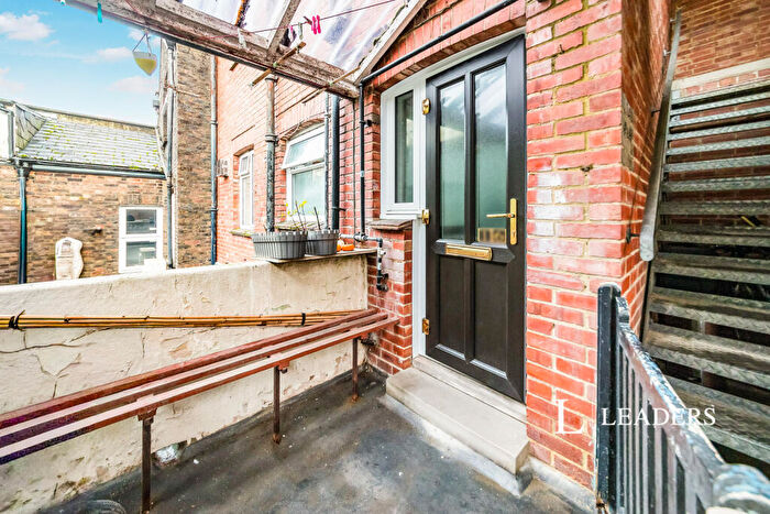 2 Bedroom Flat To Rent In London Road, East Grinstead, RH19