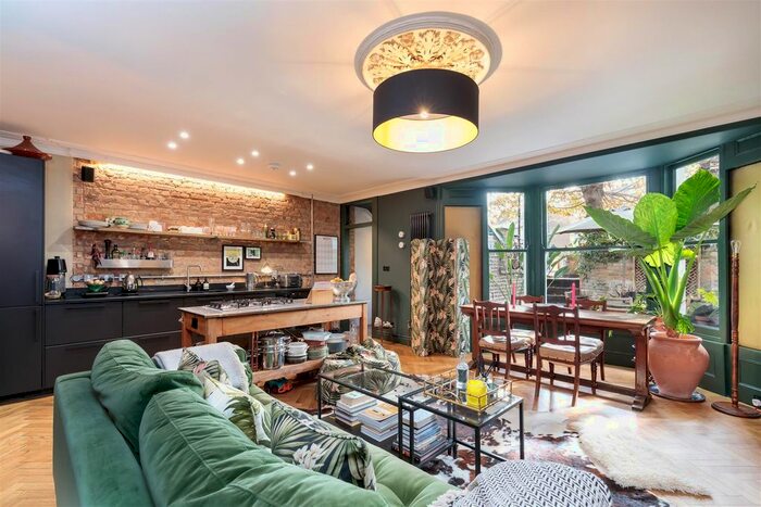 2 Bedroom Flat To Rent In Evering Road, London, N16