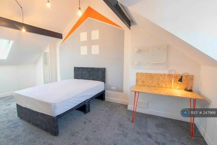 5 Bedroom Semi-Detached House To Rent In Wilkinson Avenue, Beeston, Nottingham, NG9