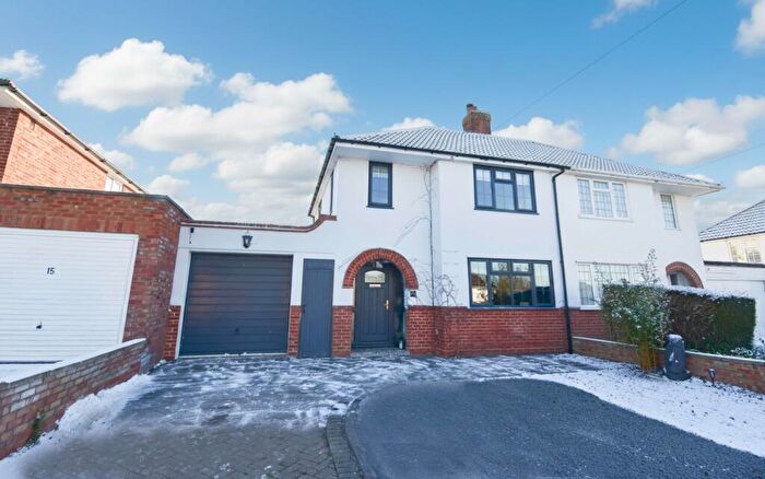 3 Bedroom Semi-Detached House For Sale In The Graylings, Bedford, MK41