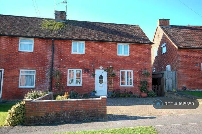 4 Bedroom End Of Terrace House To Rent In Stuart Crescent, Winchester, SO22