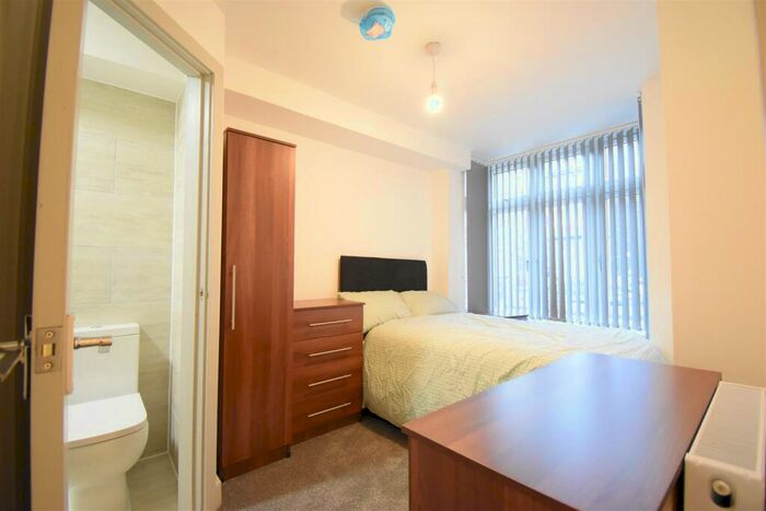 4 Bedroom Flat To Rent In St. Stephens Road Selly Oak, B29