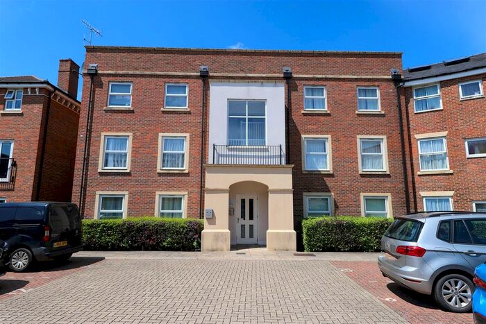 2 Bedroom Flat To Rent In Sentry House, Summer Gardens, Ickenham, UB10