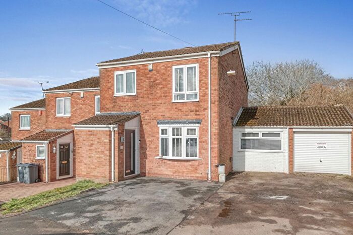 3 Bedroom End Of Terrace House For Sale In Titania Close, Rednal, Birmingham, B45