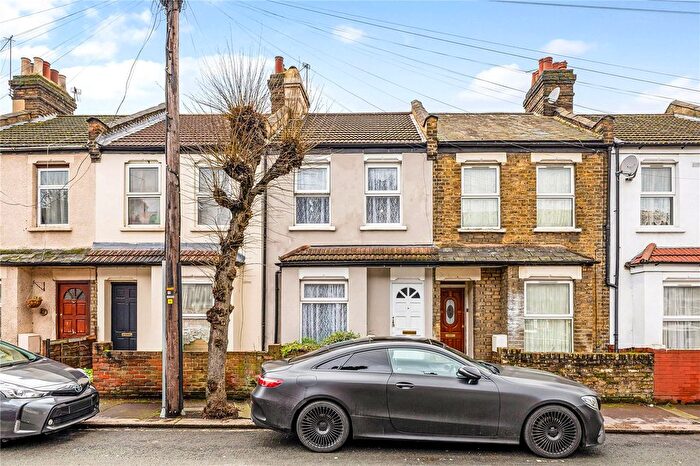 3 Bedroom Detached House For Sale In Worcester Road, London, E12