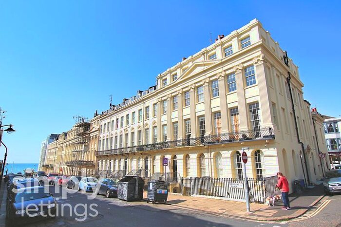 2 Bedroom Flat To Rent In Oriental Place, Brighton, BN1