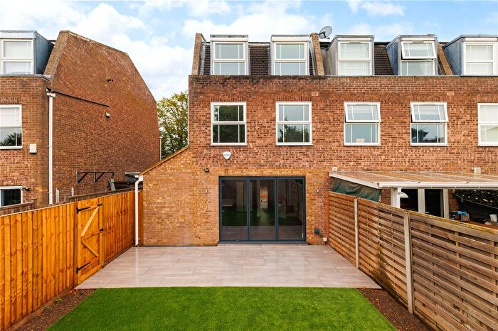 5 Bedroom End Of Terrace House To Rent In Udney Park Road, Teddington, TW11