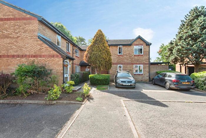 1 Bedroom Flat For Sale In Talisman Street, Hitchin, Hertfordshire, SG4