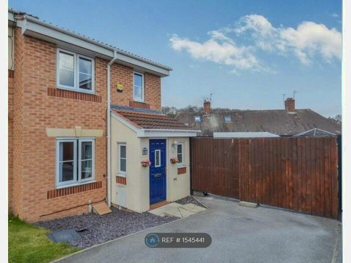 3 Bedroom End Of Terrace House To Rent In Page Avenue, Nottingham, NG5