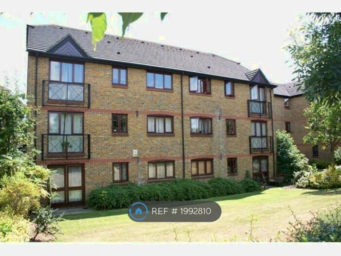 1 Bedroom Flat To Rent In Castle Court, Sydenham, SE26