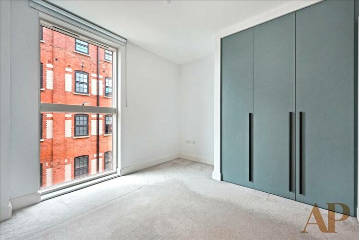 1 Bedroom Flat To Rent In Darjeeling House, Slough, London, SL1