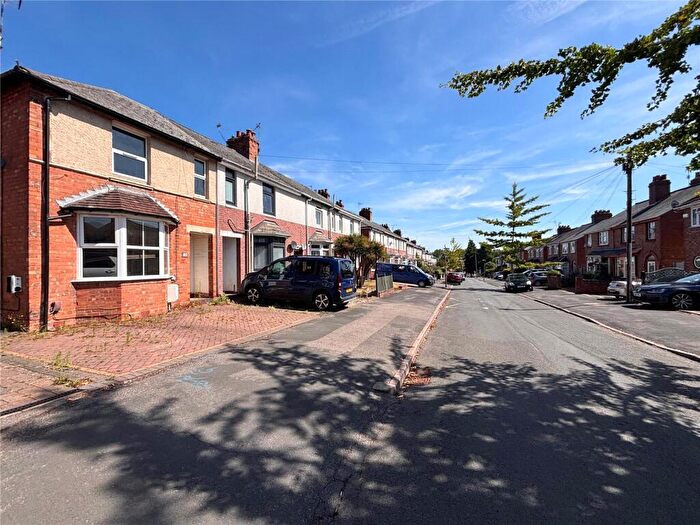 3 Bedroom End Of Terrace House For Sale In Beauchamp Road, Warwick, Warwickshire, CV34