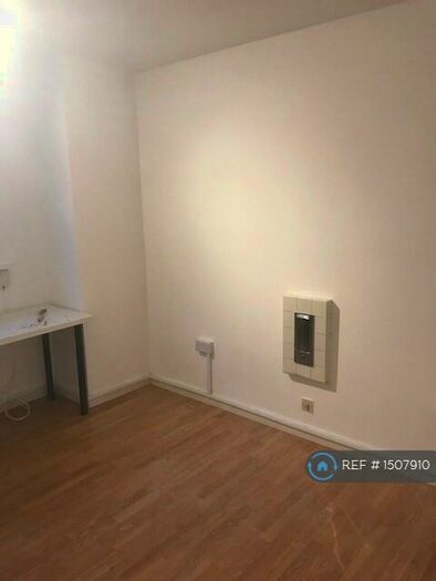 2 Bedroom Flat To Rent In Wardalls House, London, SE8