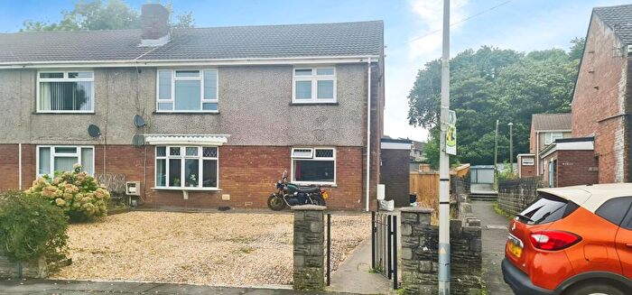 2 Bedroom Flat To Rent In Heol Ffynnon, Loughor, Swansea, SA4