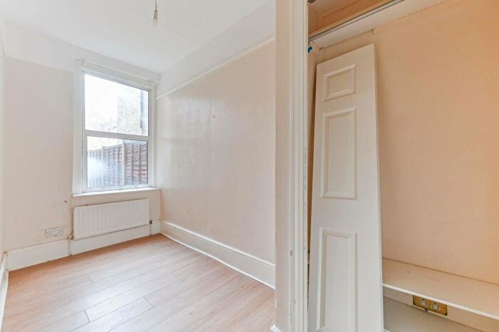 2 Bedroom Flat For Sale In Colworth Road, Croydon, CR0