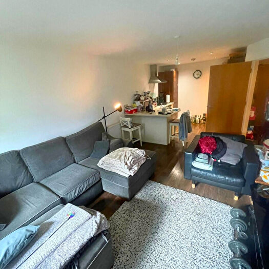 1 Bedroom Apartment For Sale In Louisa Oakes Close, London, E4
