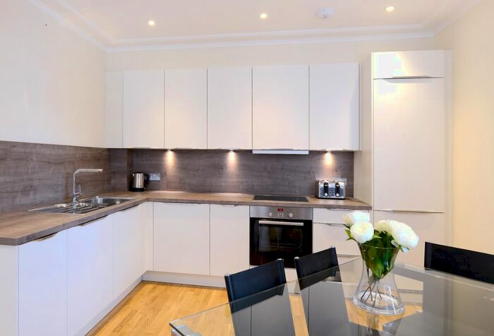 3 Bedroom Flat To Rent In Hamlet Gardens, Hammersmith, London, W6