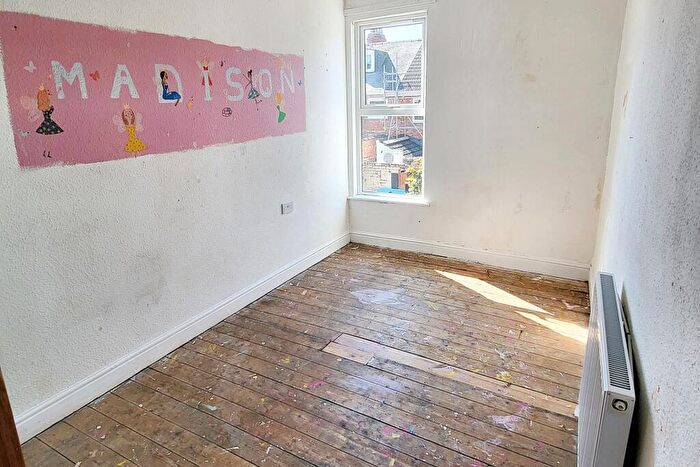 2 Bedroom Terraced House For Sale In Belmont Street, Lincoln, Lincolnshire, LN2