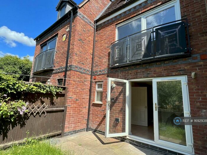 4 Bedroom Semi-Detached House To Rent In Brantley Mews, Lincoln, LN5