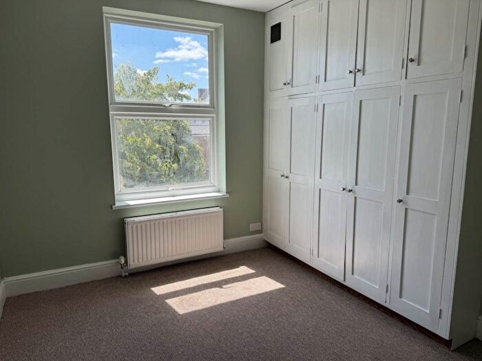 2 Bedroom Flat To Rent In Hillsborough Avenue, Exeter, EX4