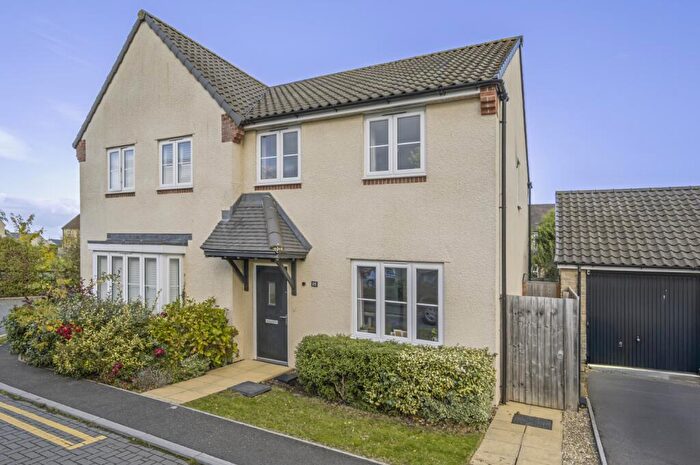 3 Bedroom Semi-Detached House For Sale In Carnival Close, Malmesbury, Wiltshire, SN16