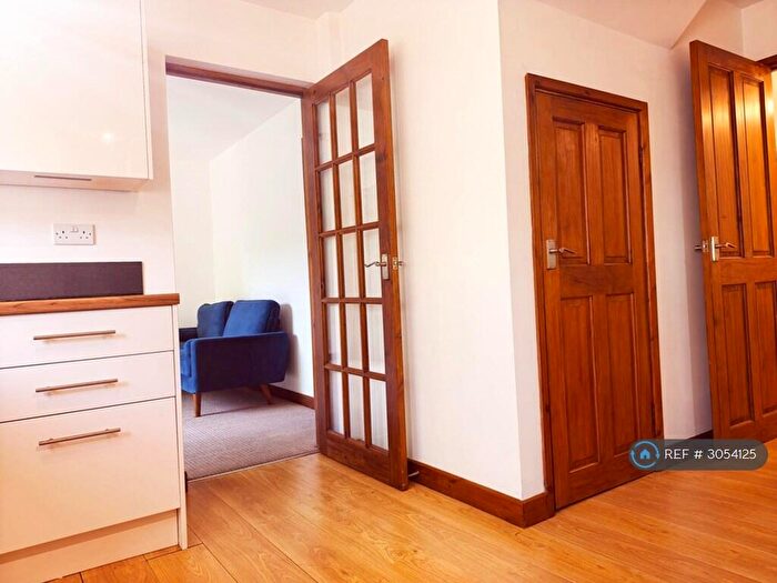 2 Bedroom Flat To Rent In Headington, Oxford, OX3