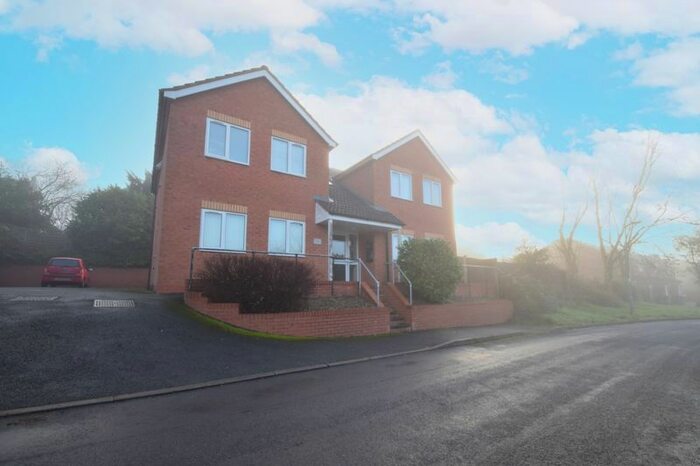 1 Bedroom Flat To Rent In Well Close, Redditch B97