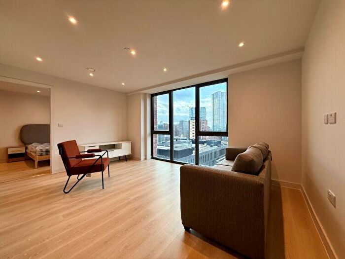 2 Bedroom Flat To Rent In Waterhouse Gardens Dutton Street, M3