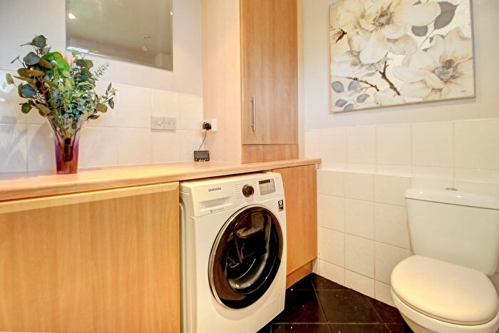 3 Bedroom Terraced House For Sale In Schubert Road, Basingstoke, RG22