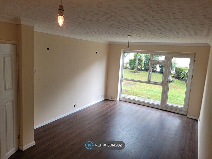 2 Bedroom Maisonette To Rent In Lewins Road, Epsom, KT18