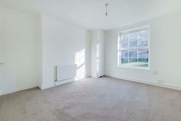 2 Bedroom Flat To Rent In Deptford Church Street, Holden House Deptford Church Street, SE8
