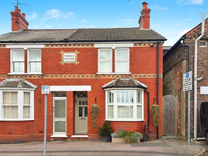 3 Bedroom Semi-Detached House For Sale In Park Terrace East, Horsham, RH13